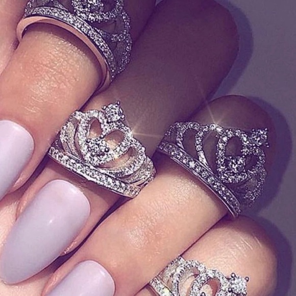 ✨Crown Ring✨ - Picture 2 of 8